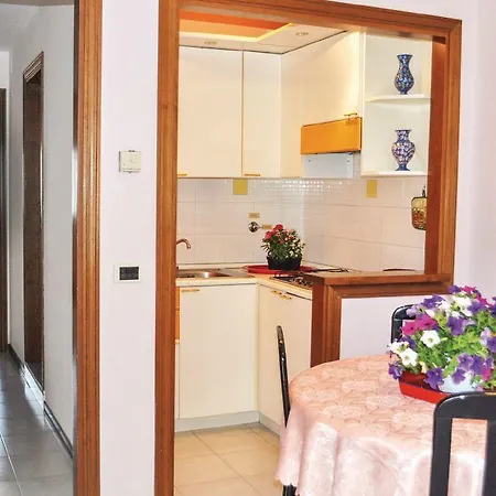 La Fonte V Apartment *